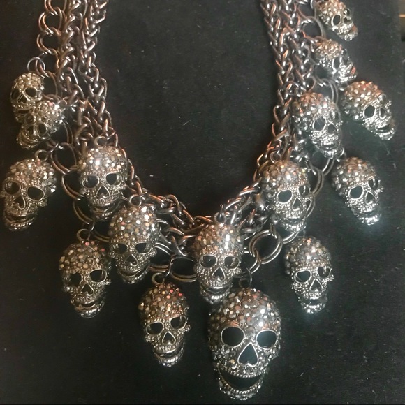 Sculls and rhinestone crystal choker. - Picture 4 of 4